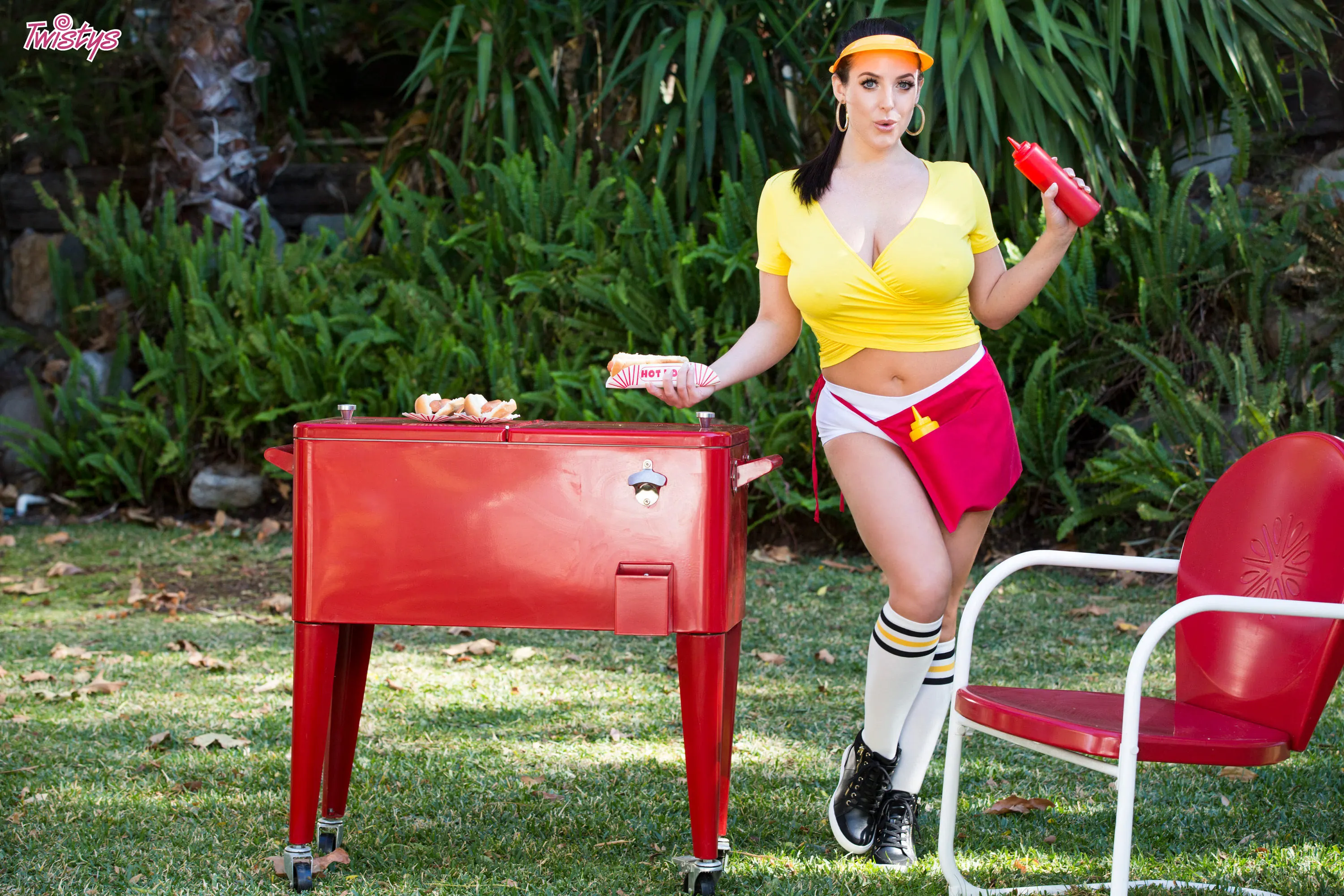 Angela White - Hot Doggin' | Picture (1)