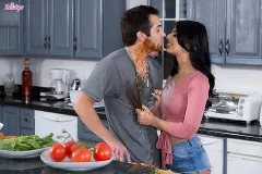 Gina Valentina - Food Fight Fuck | Picture (24)