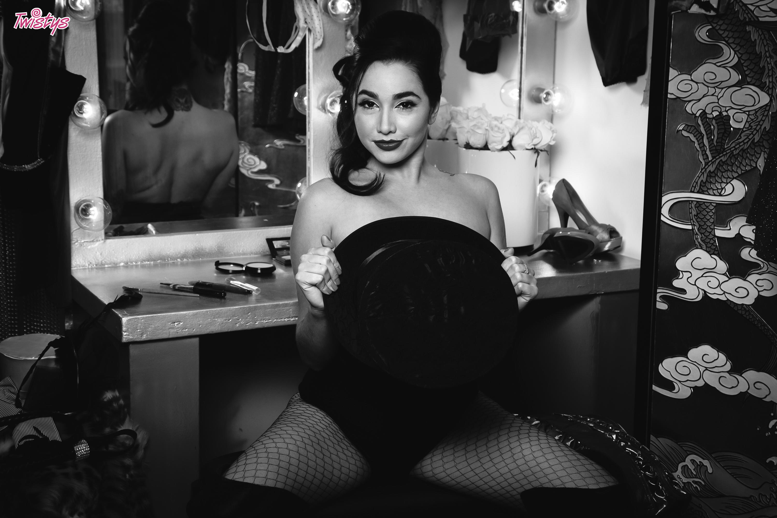 Ring Mistress of Desire