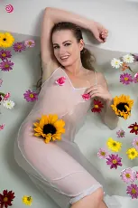 Scarlett Sage - Bathing Beauty | Picture (3)